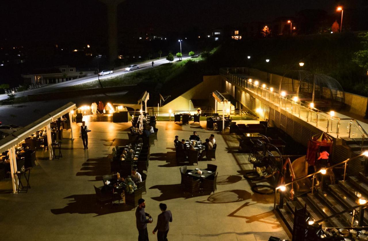 Hotel Jacaranda Heights Islamabad Esterno foto