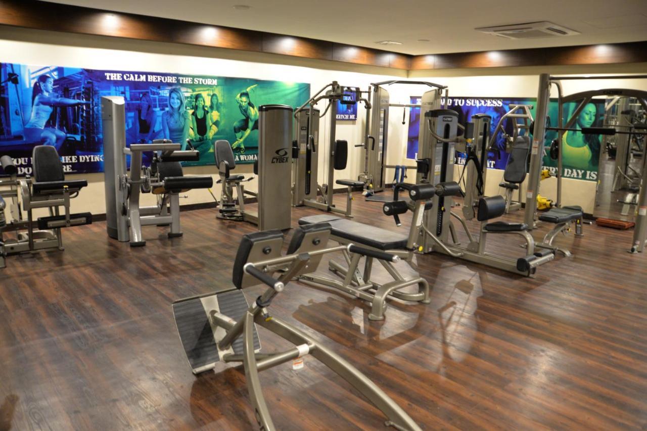 Hotel Jacaranda Heights Islamabad Esterno foto