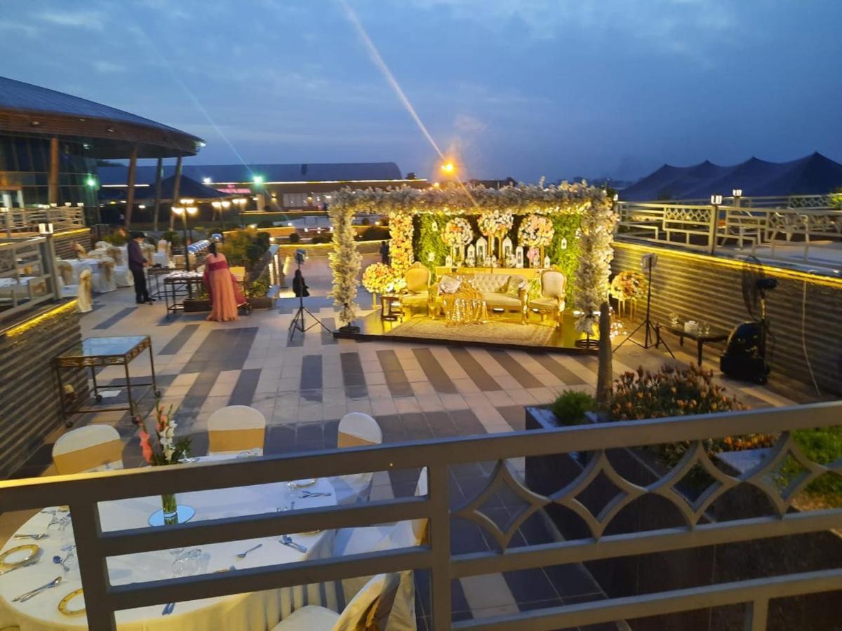 Hotel Jacaranda Heights Islamabad Esterno foto