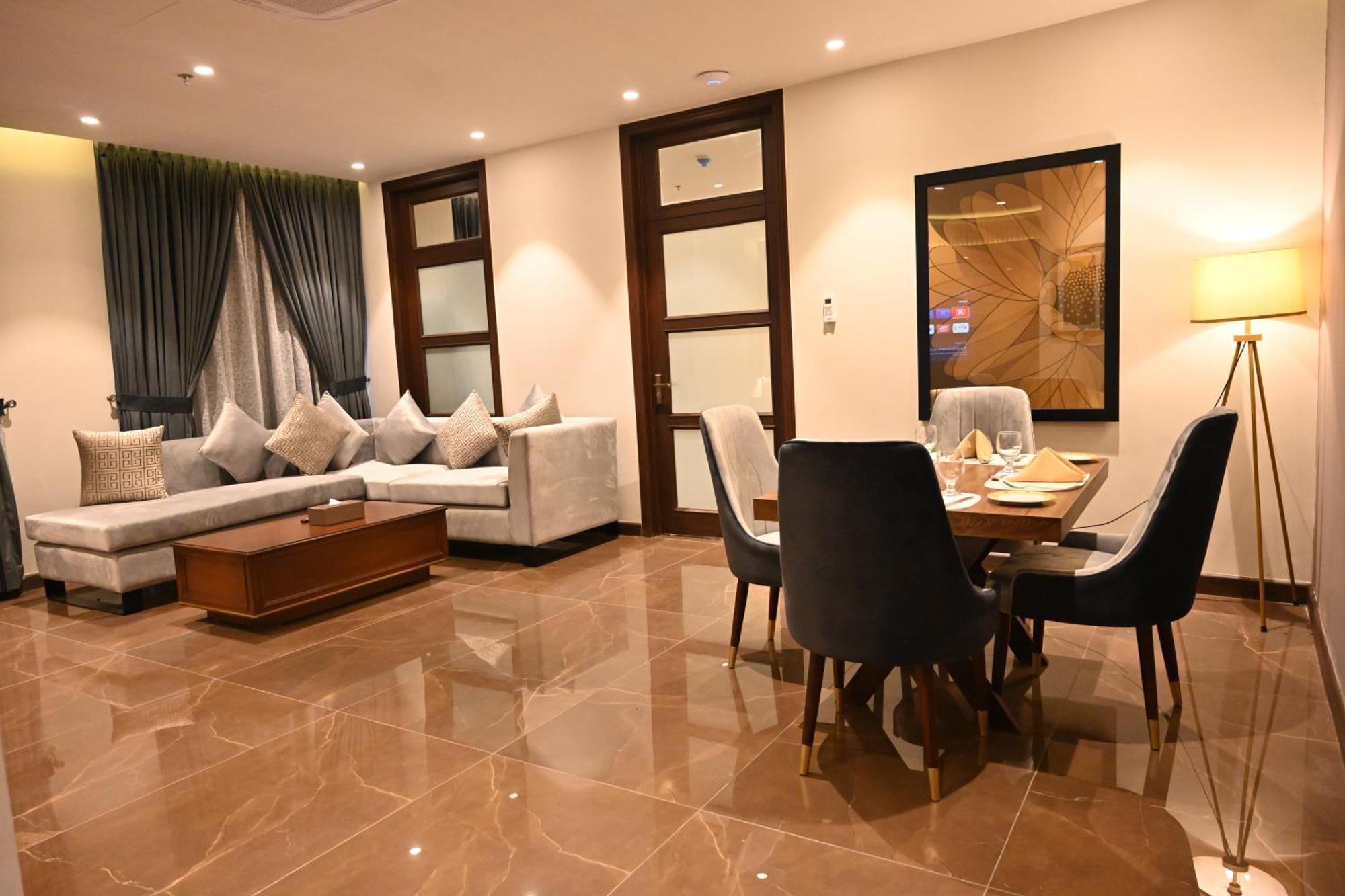 Hotel Jacaranda Heights Islamabad Esterno foto