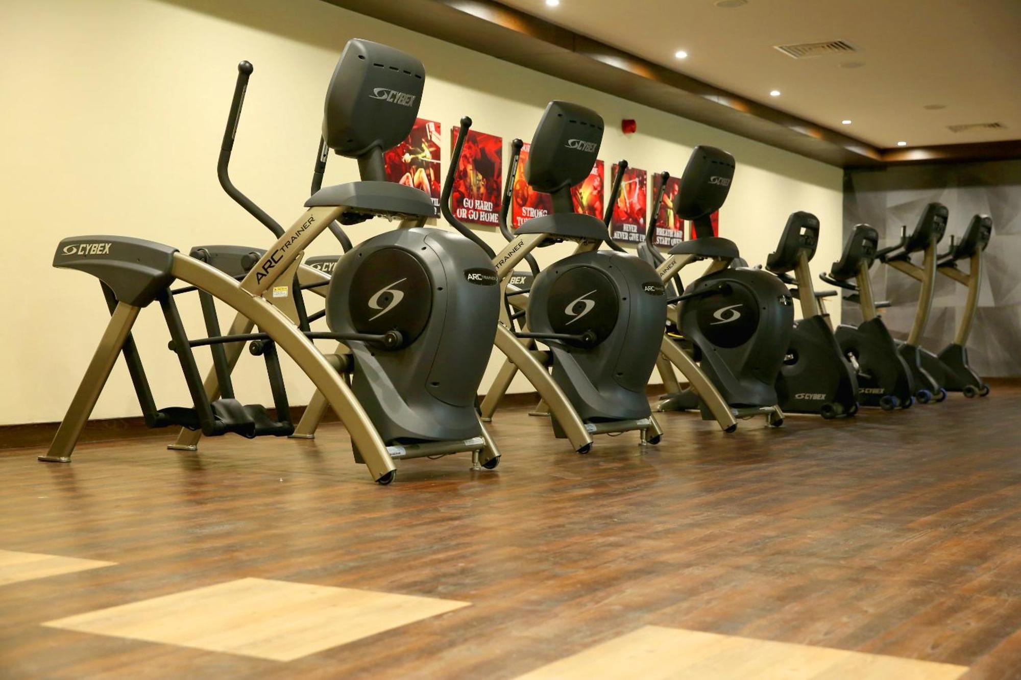 Hotel Jacaranda Heights Islamabad Esterno foto