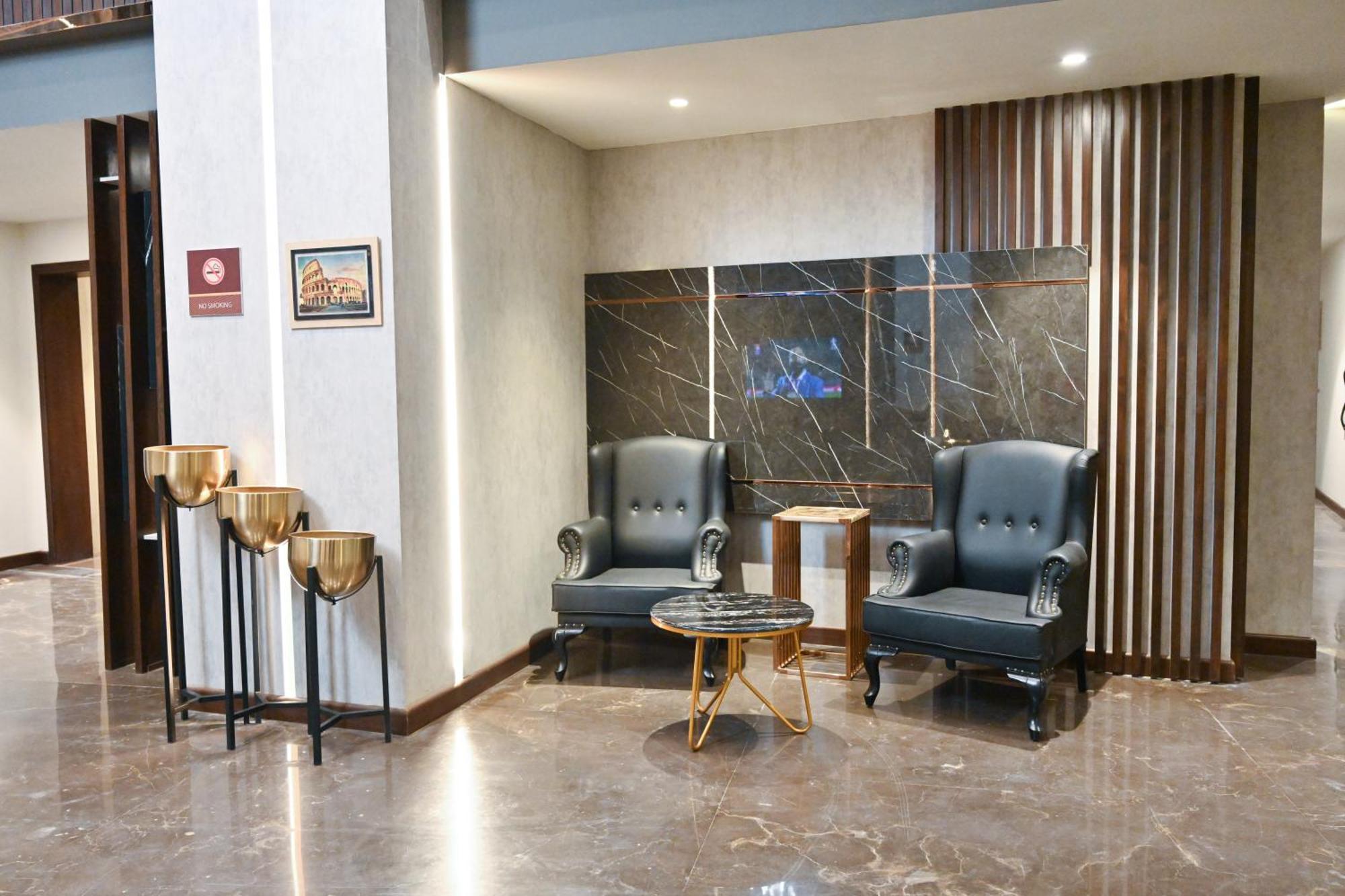 Hotel Jacaranda Heights Islamabad Esterno foto