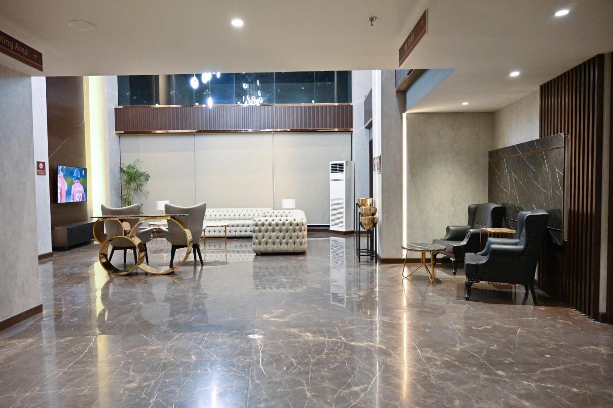 Hotel Jacaranda Heights Islamabad Esterno foto