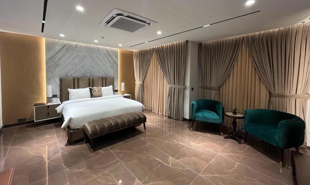 Hotel Jacaranda Heights Islamabad Esterno foto